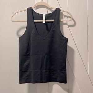 V-neck ribbed tank